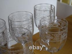 BACCARAT 5 ANCIENS VERRES APERITIF CRISTAL GRAVURE FLEURS DE LYS CHABLIS 10,8 cm