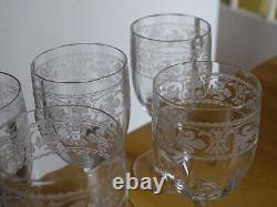 BACCARAT 5 ANCIENS VERRES APERITIF CRISTAL GRAVURE FLEURS DE LYS CHABLIS 10,8 cm