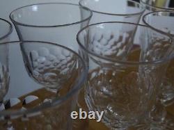 BACCARAT 7 ANCIENS VERRES APERITIF CRISTAL FORME TULIPE ECAILLES ht 10 cm