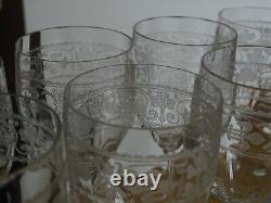 BACCARAT 8 ANCIENS VERRES A VIN CRISTAL GRAVURE FLEURS DE LYS CHABLIS ht 11,5 cm