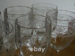 BACCARAT 8 ANCIENS VERRES A VIN CRISTAL GRAVURE FLEURS DE LYS CHABLIS ht 11,5 cm