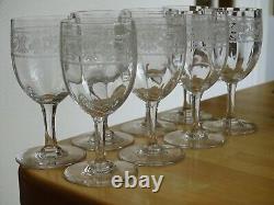 BACCARAT 8 ANCIENS VERRES A VIN CRISTAL GRAVURE FLEURS DE LYS CHABLIS ht 11,5 cm
