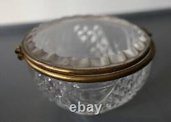 BACCARAT Ancienne Boîte en cristal moulé Serpentine