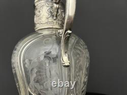Carafe ancienne en cristal gravé Victor Sanglier