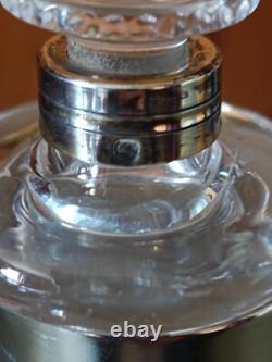 Carafe ancienne en cristal ou verre ciselé taillé col argent