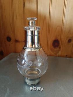 Carafe ancienne en cristal ou verre ciselé taillé col argent