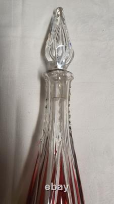 Carafe ancienne en verre bisauté de couleur rouge et blanc avec bouchon