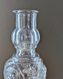 Chandelier Legras en verre moulé aux visages en relief, Carafe ancienne ou