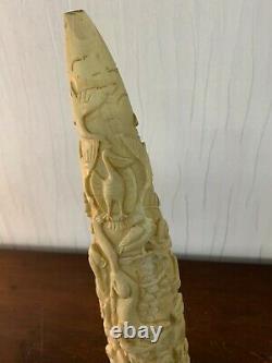 Corne ancienne en ivoire gravée