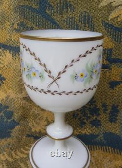 Coupe Ancienne En Opaline De Cristal, Décor De Fleurs Et Guirlandes Dorées