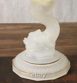 Coupe sur Pied Ancien en Verre de Opaline de Portieux Modèle Dauphin Doré Signé