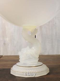 Coupe sur Pied Ancien en Verre de Opaline de Portieux Modèle Dauphin Doré Signé