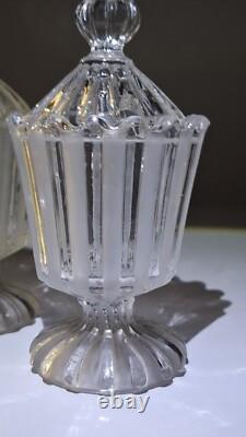 Deux Ancien moutardier cristal incolore et de cristal sablé signé BACCARAT