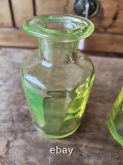 Deux Flacons Parfum Ancien En Ouraline (Ressemblance Baccarat)