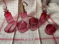 Ensemble Ancien Flacons De Toilette En Cristal Rouge Baccarat