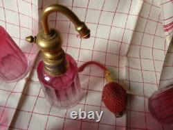 Ensemble Ancien Flacons De Toilette En Cristal Rouge Baccarat