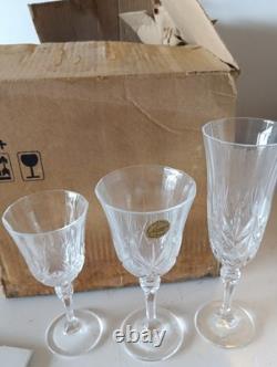 Exceptionnel! Service ancien de 17 verres en cristal CRISTAL D'ARQUES (NEUF)