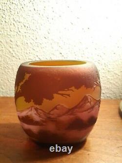 GALLE Vase miniature décor de Montagne gravé à l'acide ancien
