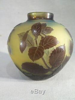 Galle Ancien Joli Vase Boule Degage Acide Decor Fleurs Fushia Vers 1900 Signe