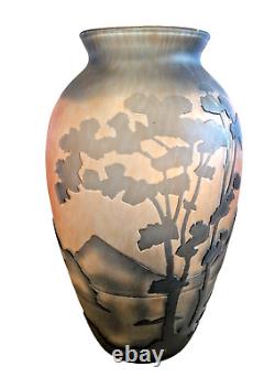 Grand Vase En Pate De Verre De L'ancienne Verrerie De Vianne Lac Et Montagne
