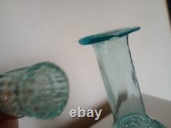 Jolie carafe ancienne verre moulé pressé bleu ciel avec son bouchon