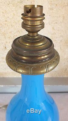 Lampe ancienne opaline bleue monture bronze