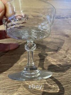 Lot 8 anciennes coupes champagne glace en cristal de Baccarat taille écaille