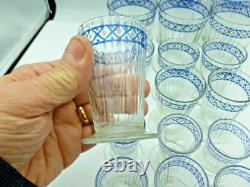 Lot de 18 verres anciens à décor émaillé