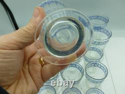 Lot de 18 verres anciens à décor émaillé