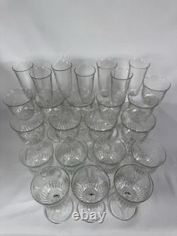 Lot de 24 Anciens Verres à pied En Cristal