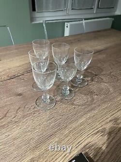Lot de 6 anciens verres à vin rouge en cristal de Baccarat taillé modèle Chauny