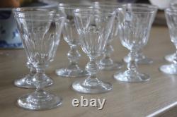 Lot de 9 Anciens Verres à Vin ou Porto en Cristal Baccarat ou Saint Louis