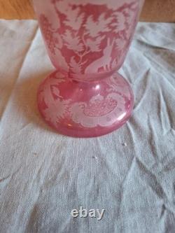 Magnifique Ancien Vase rose décor animalier / chasse Cristal de Bohème