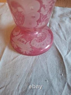 Magnifique Ancien Vase rose décor animalier / chasse Cristal de Bohème