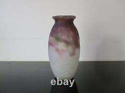 Muller Freres Luneville Ancien vase. Pate de verre