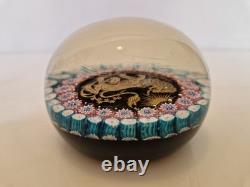 Murano Sulfure ancien décor lion et millefiori D. 8 cm ca 1950 Zodiaque