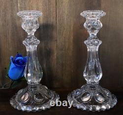 Paire de Bougeoirs Anciens Flambeau en Cristal de Baccarat Modèle Médallion XIXè