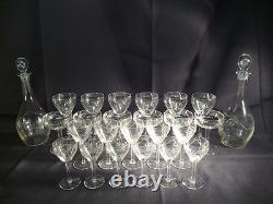 Partie de services de verres ancien en cristal décor de fleurs