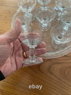 Plateau de service avec 8 verres à cerises anciens