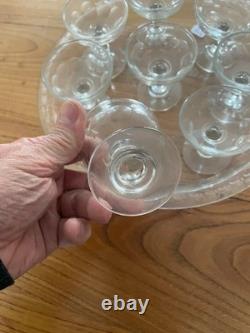 Plateau de service avec 8 verres à cerises anciens