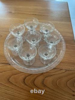 Plateau de service avec 8 verres à cerises anciens