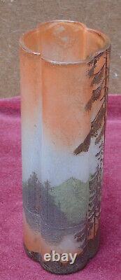 Rare ancien grand vase dégager a l acide signé LEGRAS decors lacustre