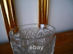 Rare ancien verre en cristal moulé Baccarat 1840 Gotique arabesque Charles X