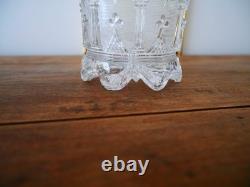 Rare ancien verre en cristal moulé Baccarat 1840 Gotique arabesque Charles X Rare ancien verre en cristal moulé Baccarat 1840 Gotique arabesque Charles X