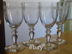 SAINT LOUIS 4 ANCIENS VERRES A VIN CRISTAL MODELE GRAVURE LOUISE 1293 ht 14,5 cm