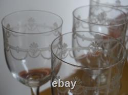 SAINT LOUIS 4 ANCIENS VERRES A VIN ROUGE CRISTAL GRAVURE STYLE EMPIRE ht 13 cm