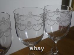 SAINT LOUIS 4 ANCIENS VERRES A VIN ROUGE CRISTAL GRAVURE STYLE EMPIRE ht 13 cm