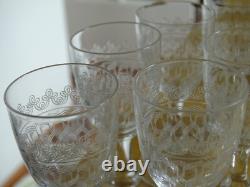 Saint Louis 9 Anciens Verres A Liqueur Cristal Modele A Gravure Guilloche