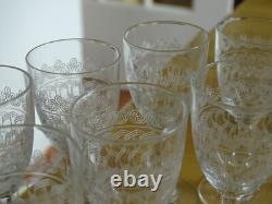 Saint Louis 9 Anciens Verres A Liqueur Cristal Modele A Gravure Guilloche