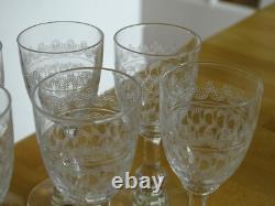 Saint Louis 9 Anciens Verres A Liqueur Cristal Modele A Gravure Guilloche
